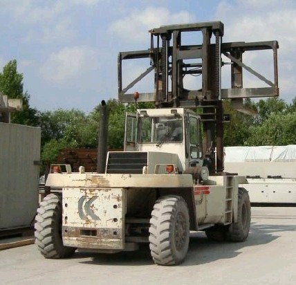 heavy forklift truck Schwerlaststapler carretilla pesada Kalmar DC28-1200LB year 1992 pic1.jpg